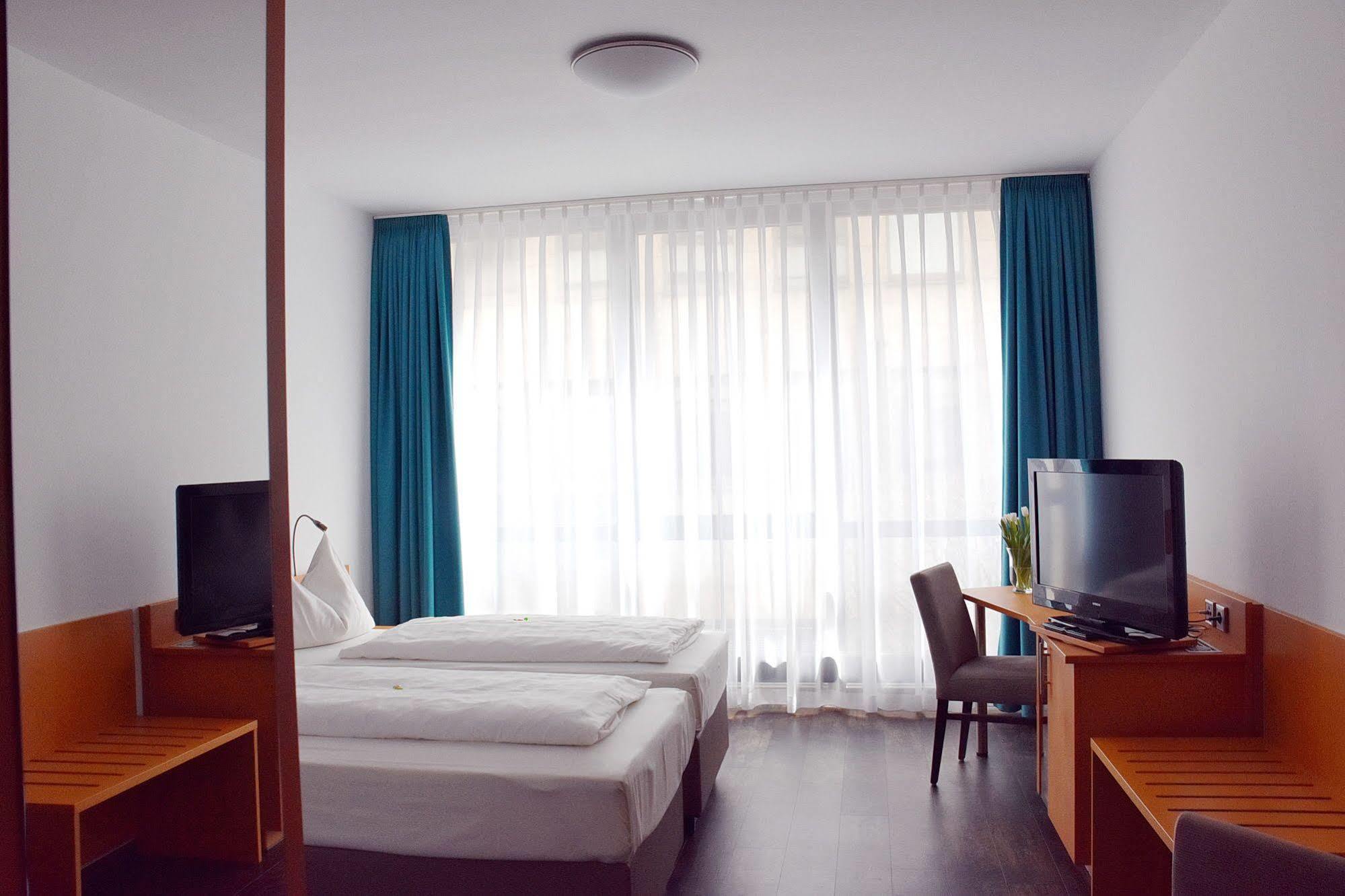 Koncept Hotel Benedikt ジークブルク エクステリア 写真